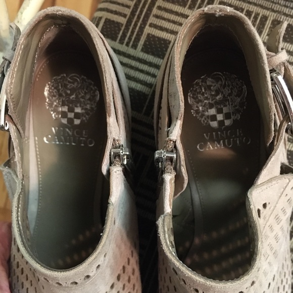 Vince Camuto Paavani dark beige ankle bootie size 10 women’s - Picture 6 of 7